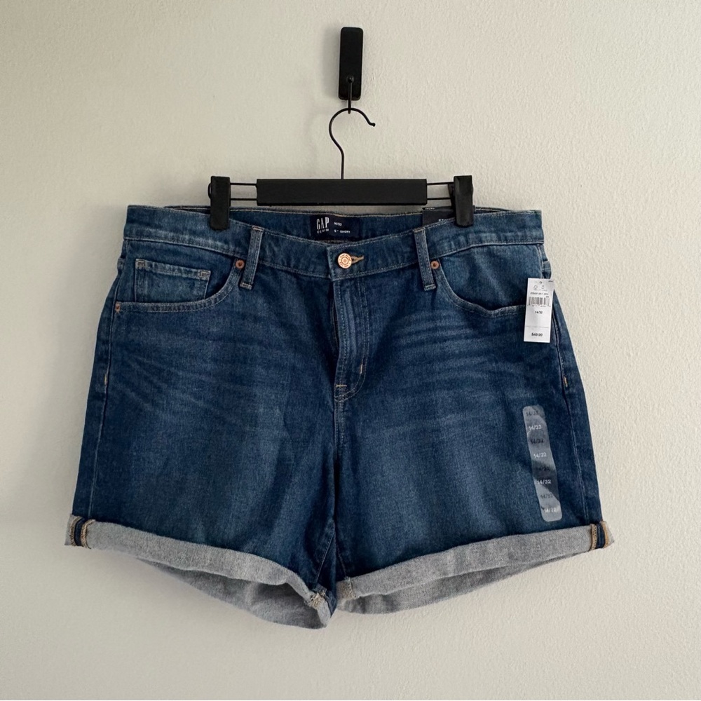 NWT: GAP • Women's Blue Denim Shorts‎